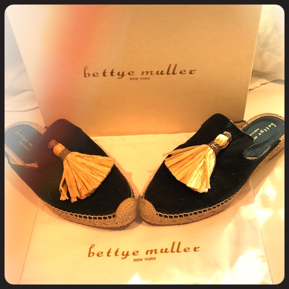 Bettye Muller Black Rabat